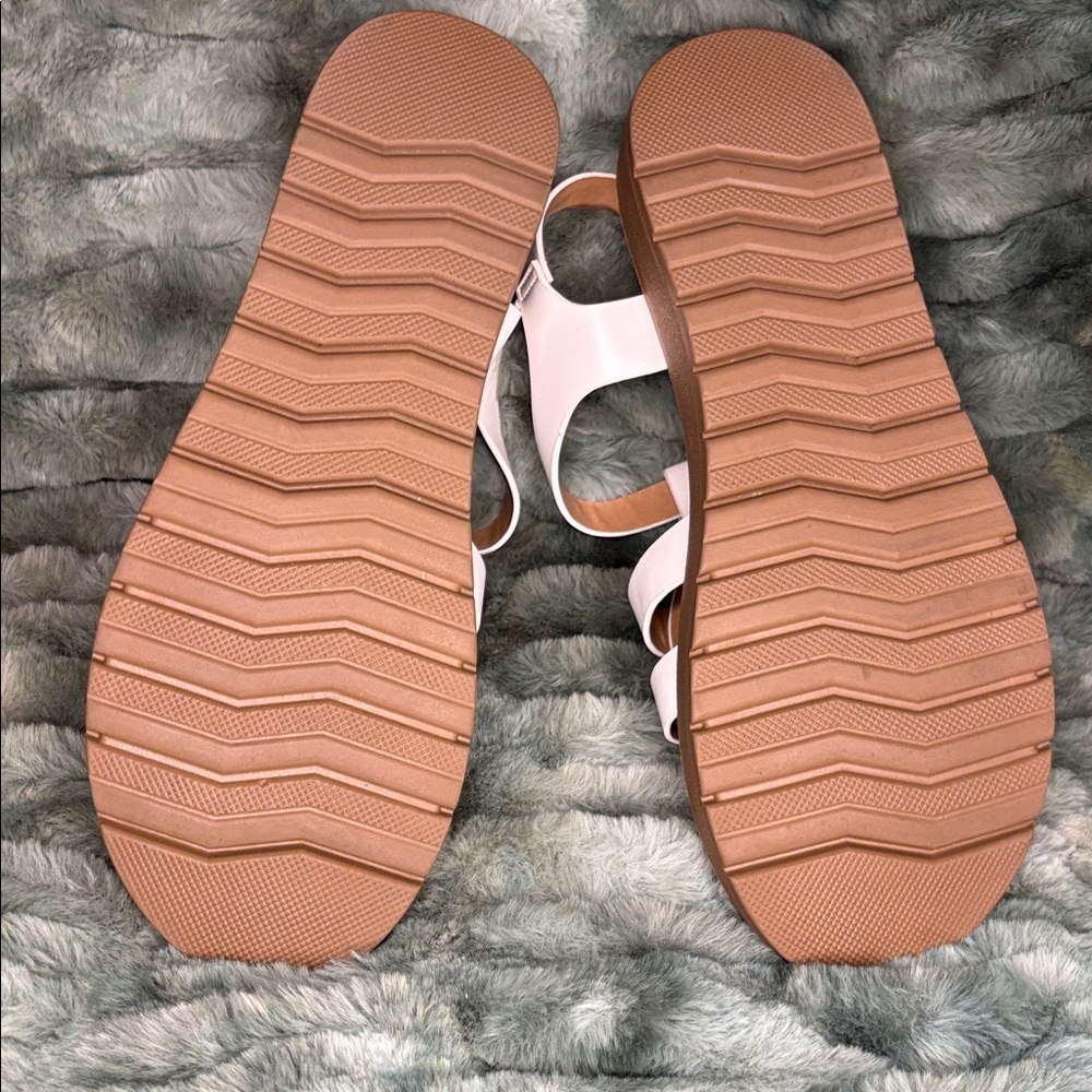 Soda Fisherman Strappy sandal - size 9 - Picture 7 of 9
